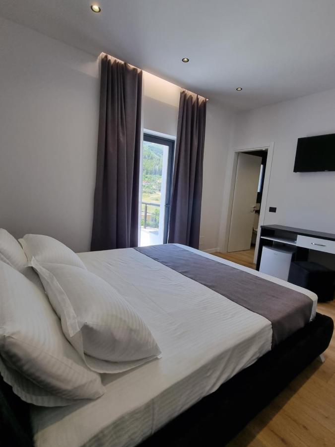 White Villa Permet Ngoại thất bức ảnh